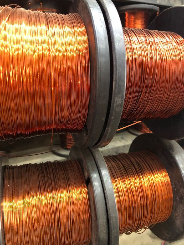 Carretes de alambre de cobre para embobinado